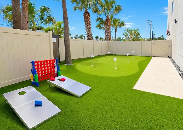 Holiday Inn Express & Suites Tampa Stadium - Airport Area By Ihg